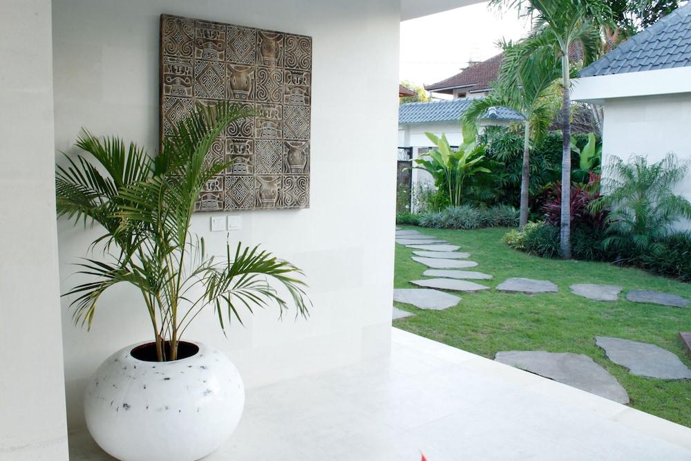 Seminyak White Design Villa Buitenkant foto